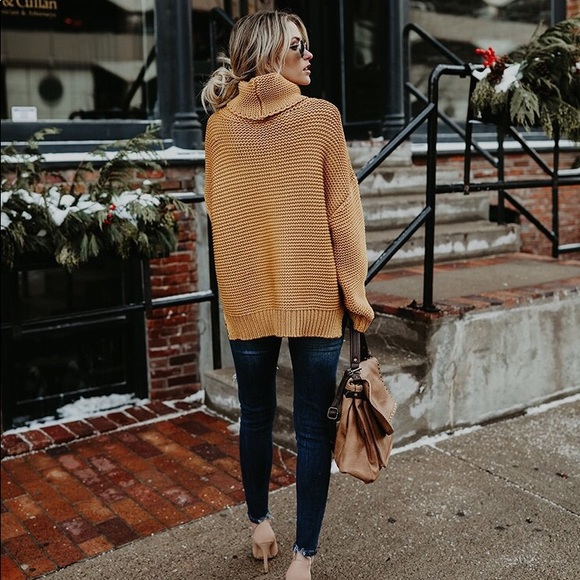 Yellow turtleneck sweater - Picture 5 of 8